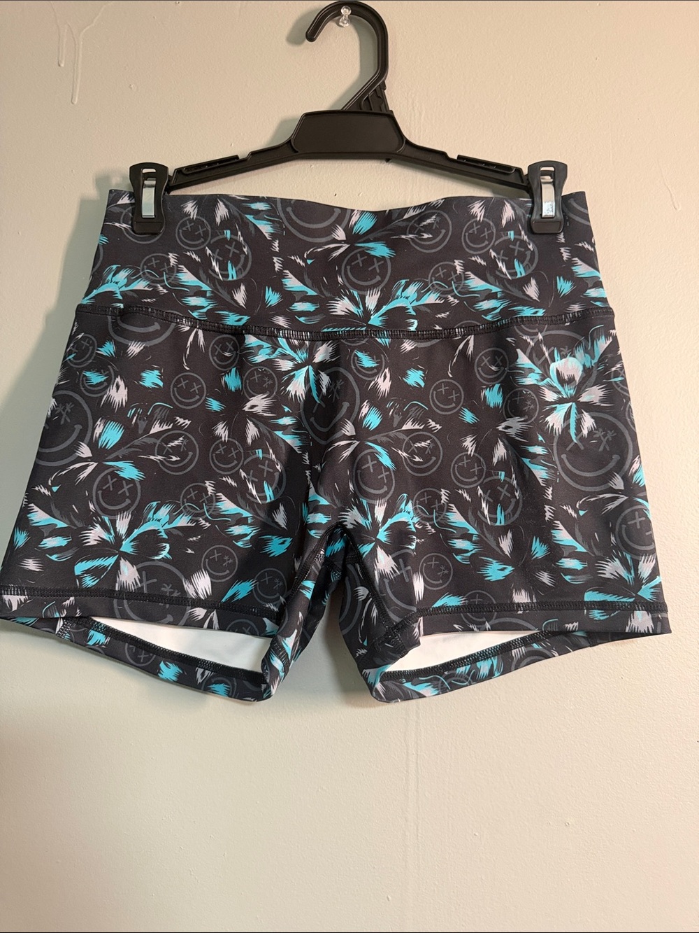 Black & Teal Patterned Athletic Shorts